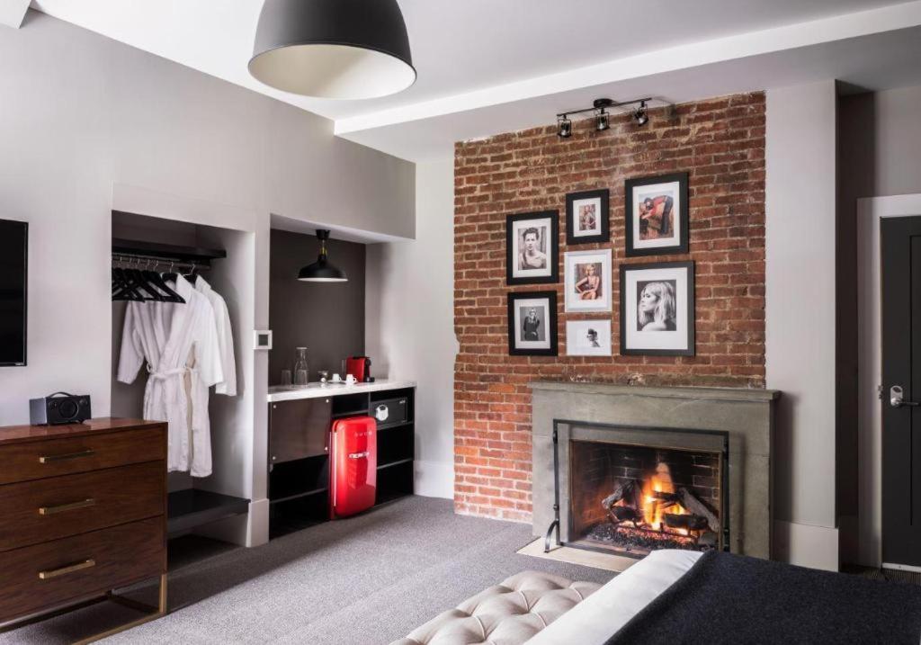 The George Montclair Hotel Luaran gambar