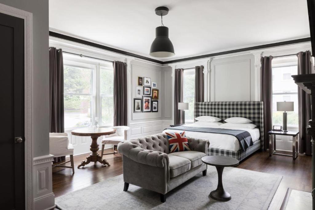 The George Montclair Hotel Luaran gambar