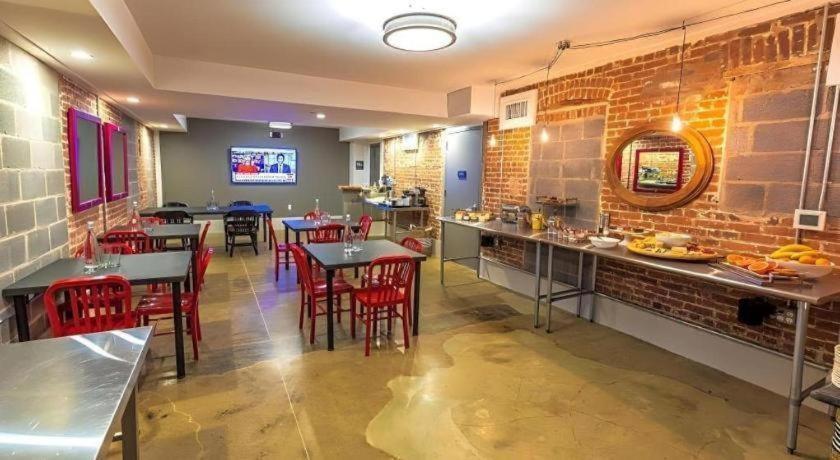 The George Montclair Hotel Luaran gambar