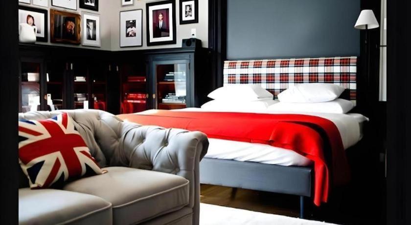 The George Montclair Hotel Luaran gambar
