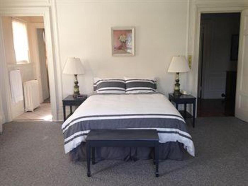 The George Montclair Hotel Luaran gambar