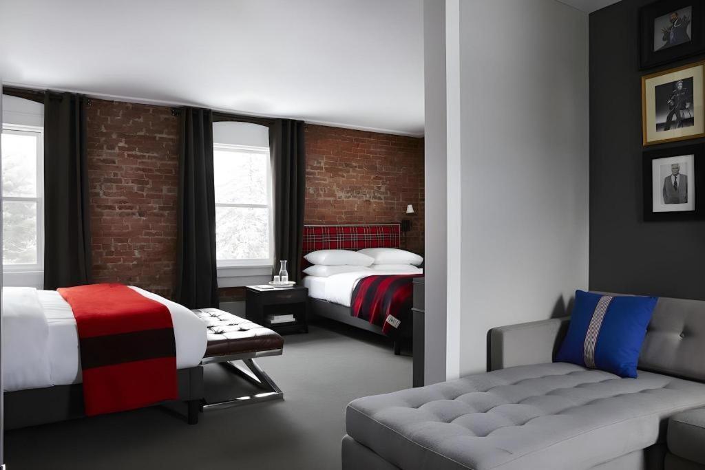 The George Montclair Hotel Luaran gambar