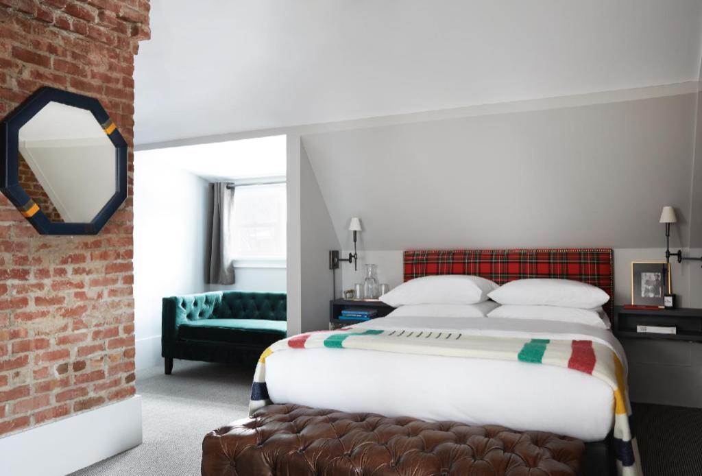 The George Montclair Hotel Luaran gambar