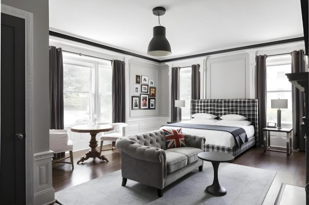 The George Montclair Hotel Luaran gambar